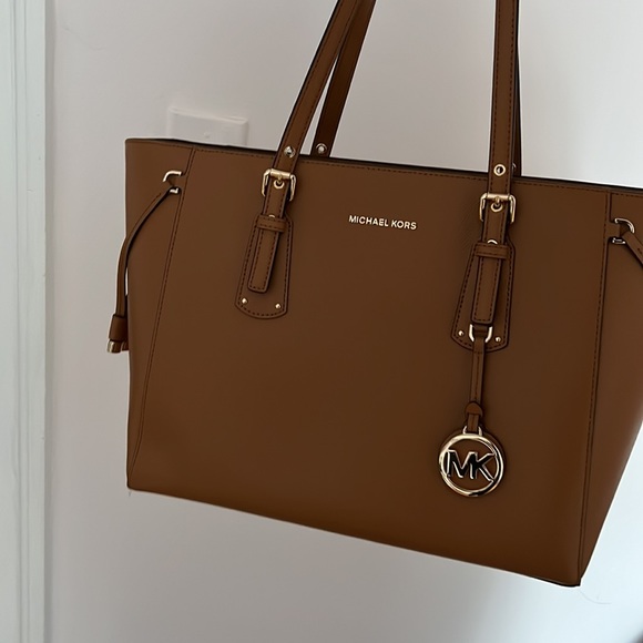 Michael Kors - Picture 3 of 3